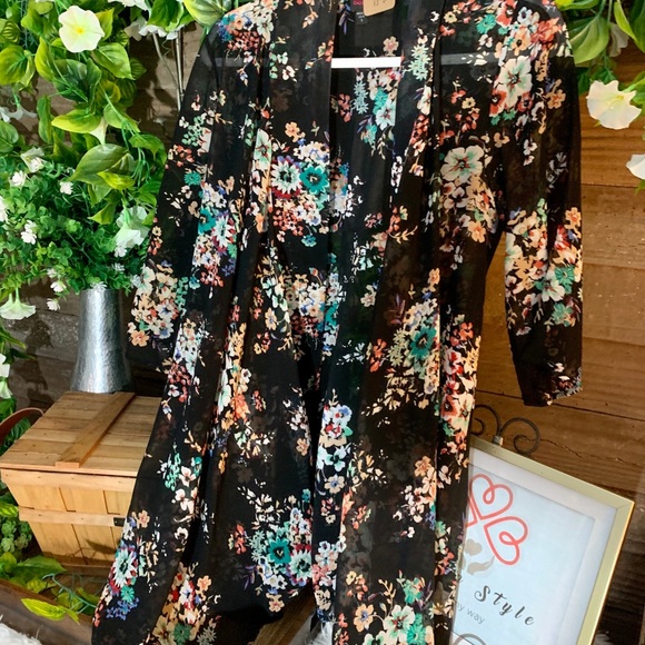 “2B BeBe” Black Floral Sheer Kimono - Picture 6 of 10